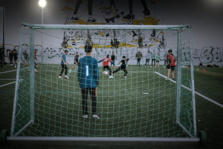 Fußball unter Flutlicht - DAs neue Programm am Safe-Hub Berlin: Night Soccer Wedding